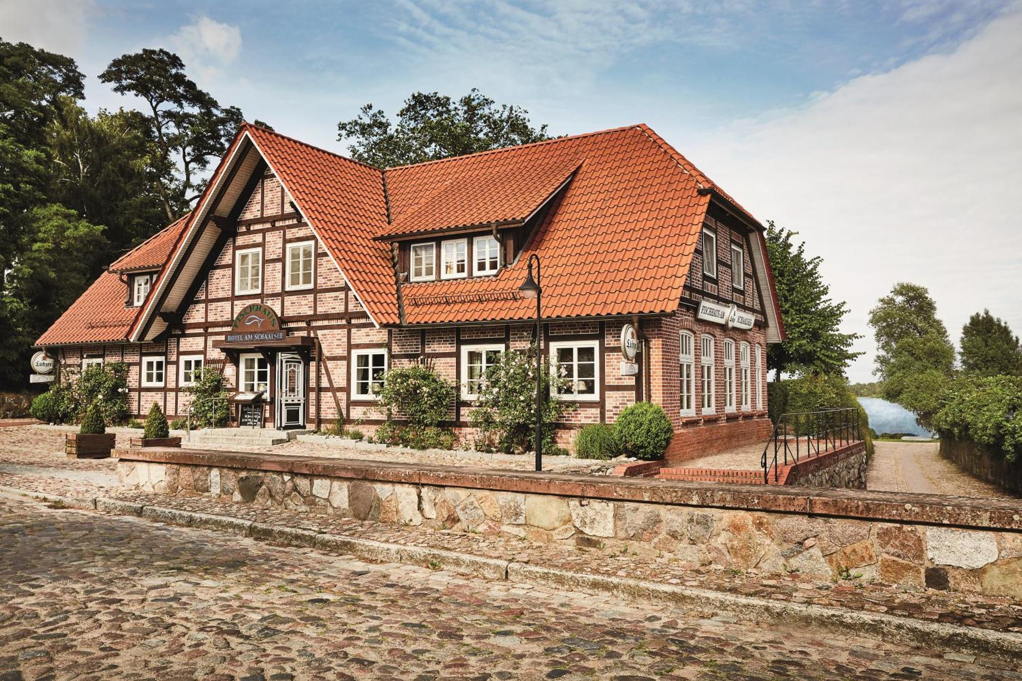 Seehotel Zarrentin Zarrentin am Schaalsee Exterior foto